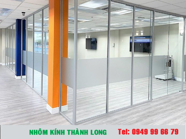 Vách nhôm kính bao nhiêu 1m2? Nhôm Kính Thành Long 1 vách nhôm kính bao nhiêu 1m2