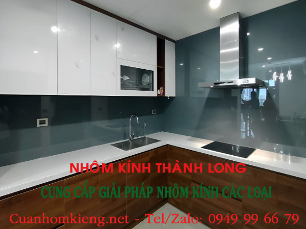 Mẫu kính ốp bếp đẹp: Bí quyết lựa chọn màu sắc và họa tiết phù hợp 6 kính ốp bếp đẹp