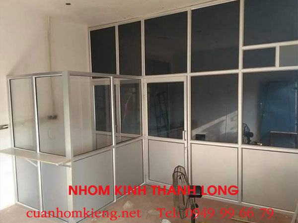 Cập nhập giá vách nhôm kính hệ 700 mới nhất: Tổng quan chi tiết trên thị trường 2 gia vach nhom kinh he 700