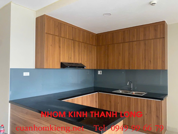 Toplits 5 đơn vị cung cấp kính ốp bếp Bình Dương giá rẻ, chuyên nghiệp có tiếng nhất hiện nay 4 giá kính ốp bếp Bình Dương