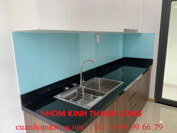 Top 9 đơn vị thi công kính ốp bếp Tphcm giá rẻ “đáng tin” – nhanh, đẹp, bảo hành rõ ràng 4 thi công kính ốp bếp Tphcm